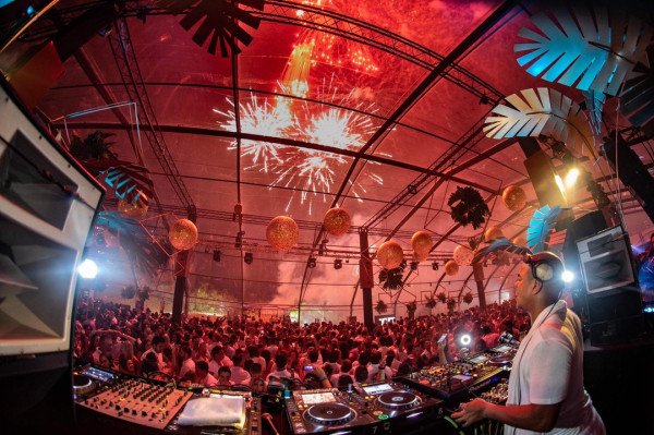 Whats On (21) | Café del Mar Bali